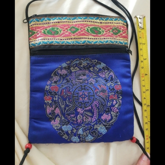 Nepalese Silk Hindu embroidered Crossbody read - Picture 10 of 13